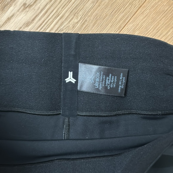 Women’s cropped knockout legging in size xs - Picture 3 of 6